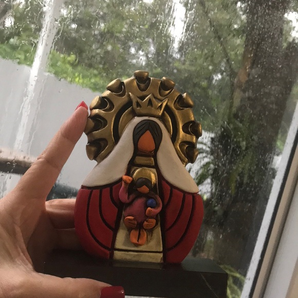Tierra del Sol Virgen of Coromoto Venezuela. Gorgeous hand sculpted and painted - Picture 1 of 8